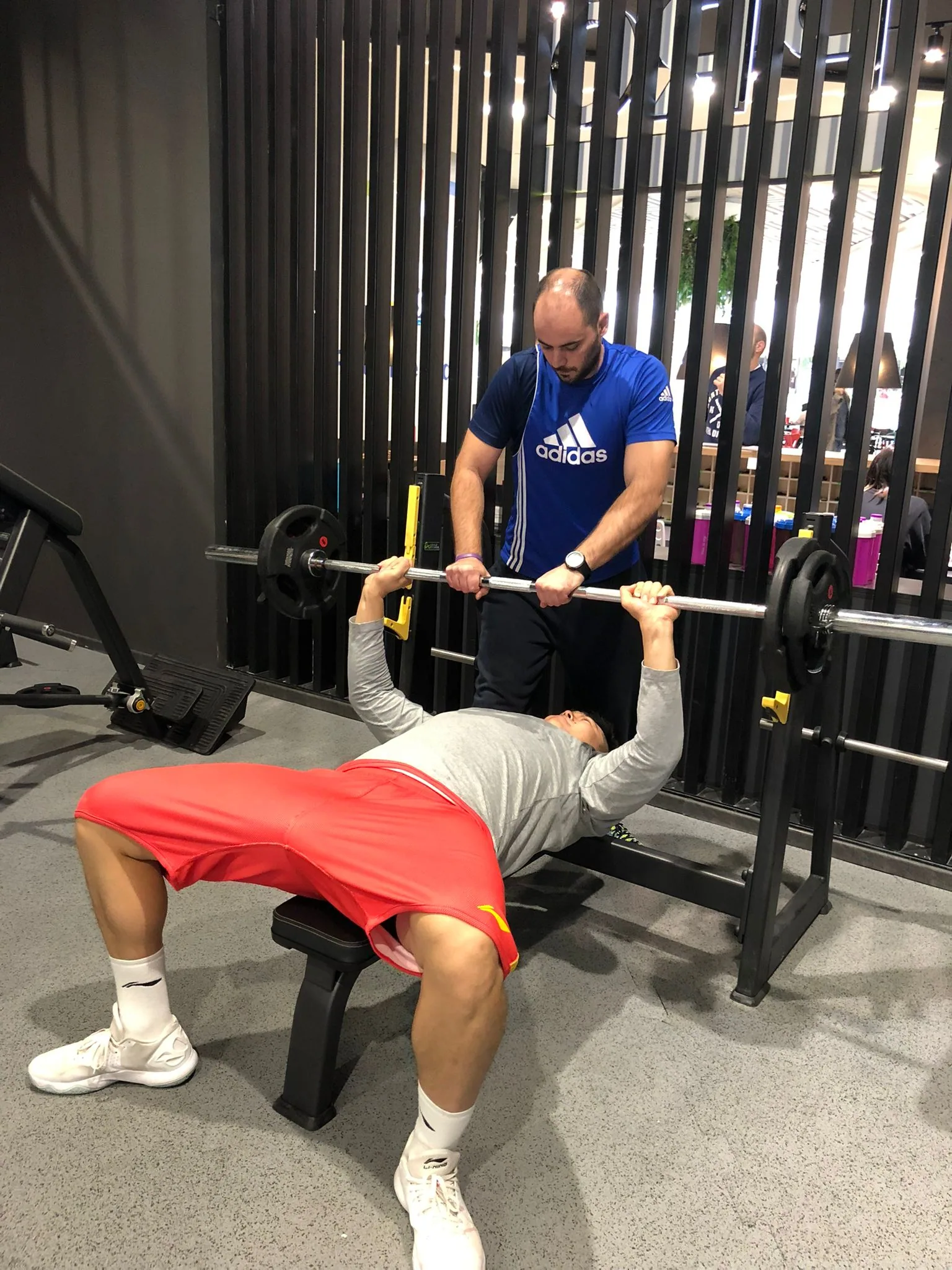 Strength coaching in the gym